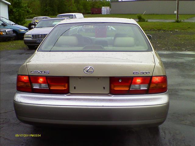 1999 Lexus ES 300 Base