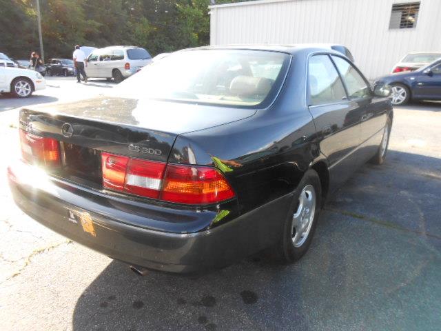 1999 Lexus ES 300 Base