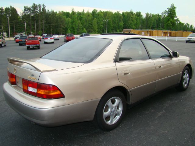 1999 Lexus ES 300 Base