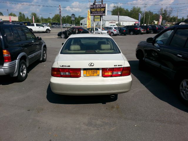 1999 Lexus ES 300 Base