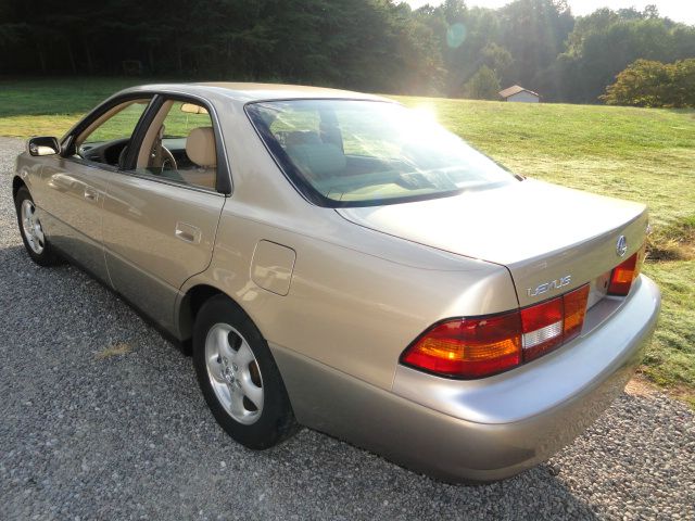 1999 Lexus ES 300 Base