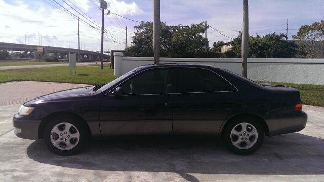 1999 Lexus ES 300 Base