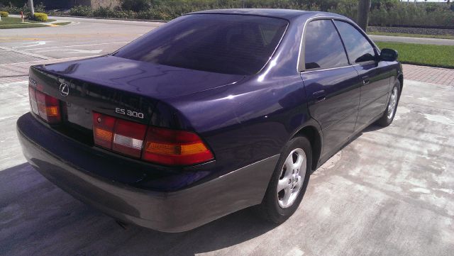 1999 Lexus ES 300 Base