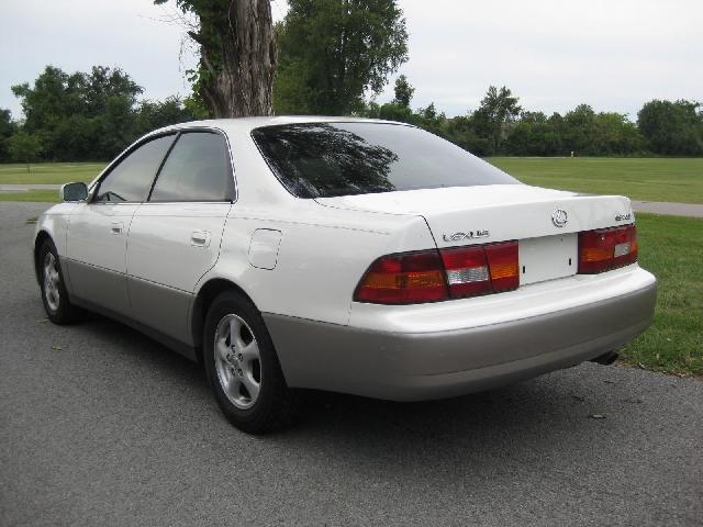 1999 Lexus ES 300 Base