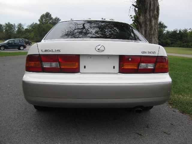 1999 Lexus ES 300 Base