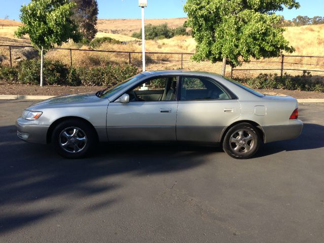 1999 Lexus ES 300 Base