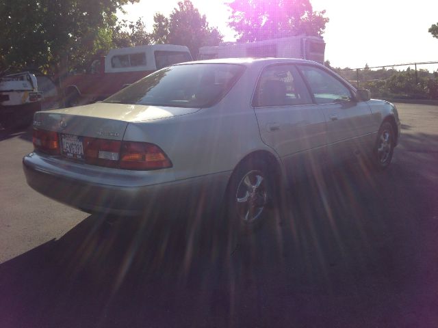 1999 Lexus ES 300 Base