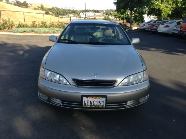 1999 Lexus ES 300 Base