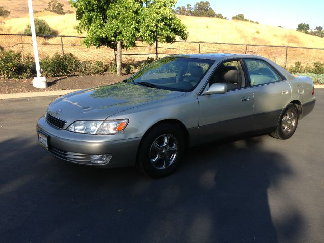 1999 Lexus ES 300 Base