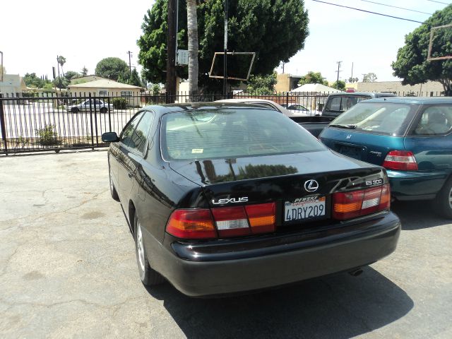 1999 Lexus ES 300 Base