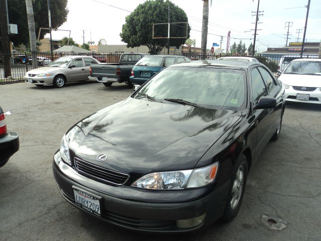 1999 Lexus ES 300 Base