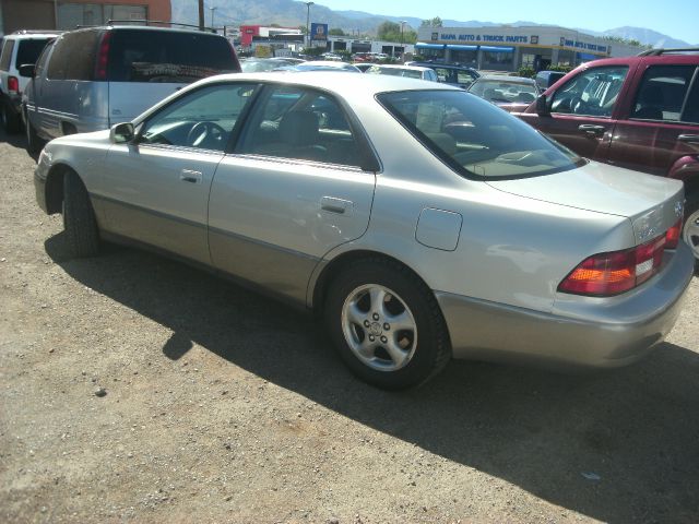 1999 Lexus ES 300 Base