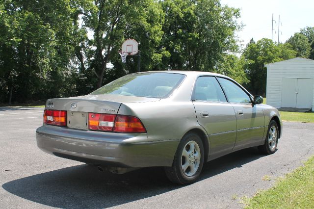 1999 Lexus ES 300 Base