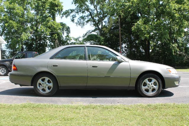 1999 Lexus ES 300 Base