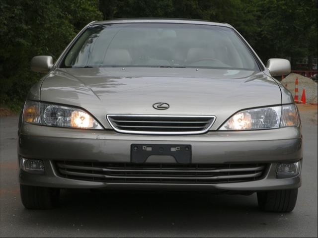 2000 Lexus ES 300 Base