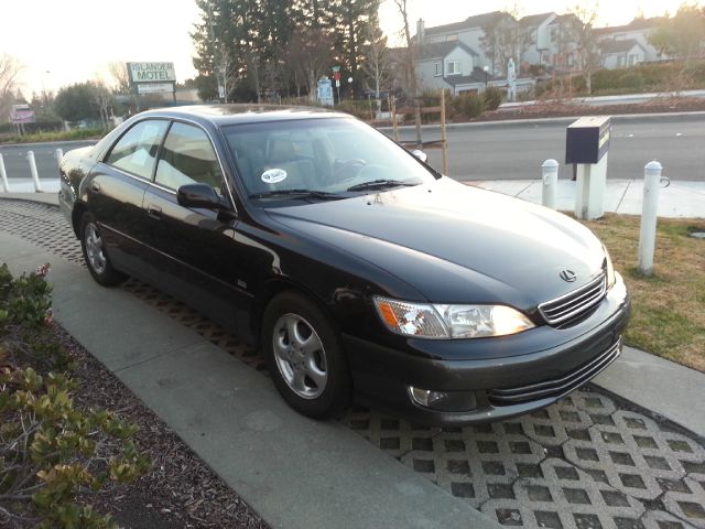 2000 Lexus ES 300 Base