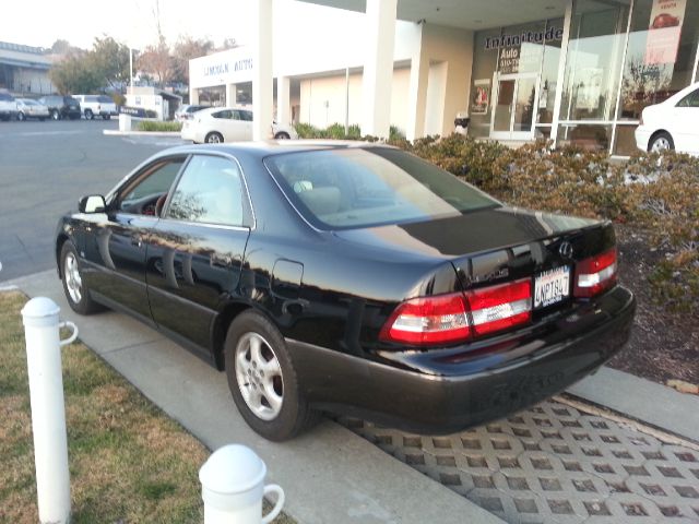 2000 Lexus ES 300 Base