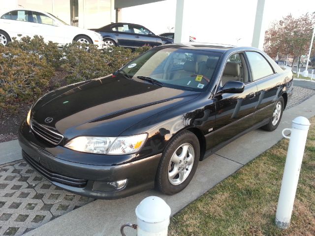 2000 Lexus ES 300 Base