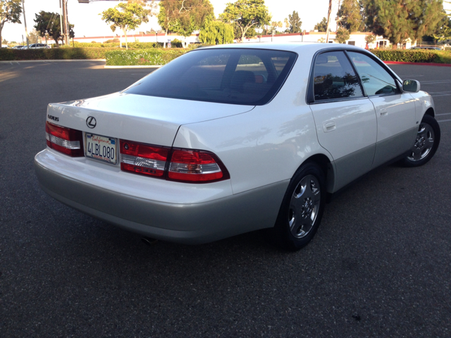 2000 Lexus ES 300 Base