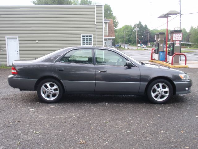 2000 Lexus ES 300 Base