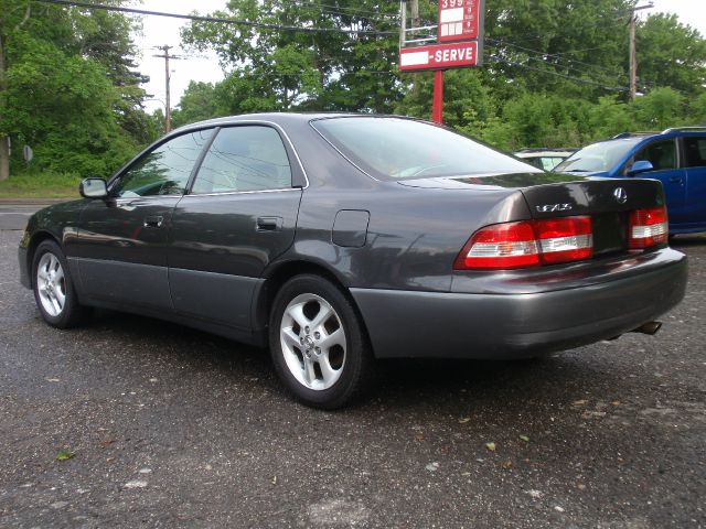 2000 Lexus ES 300 Base