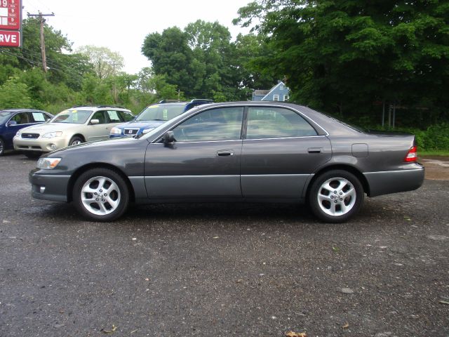 2000 Lexus ES 300 Base