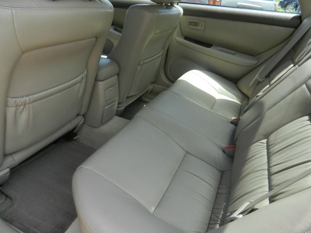 2000 Lexus ES 300 Base