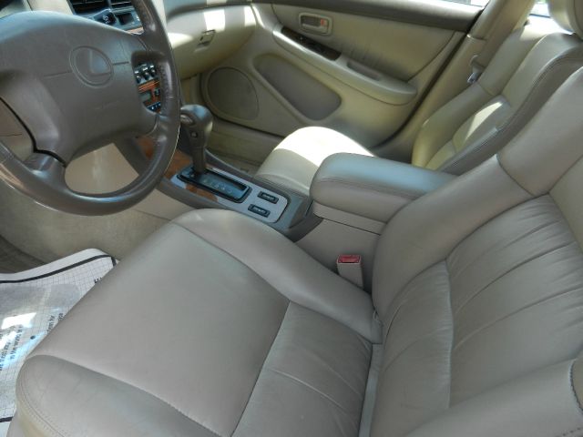 2000 Lexus ES 300 Base