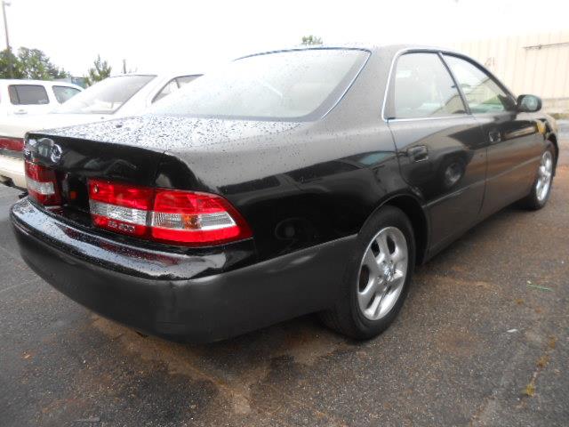 2000 Lexus ES 300 Base