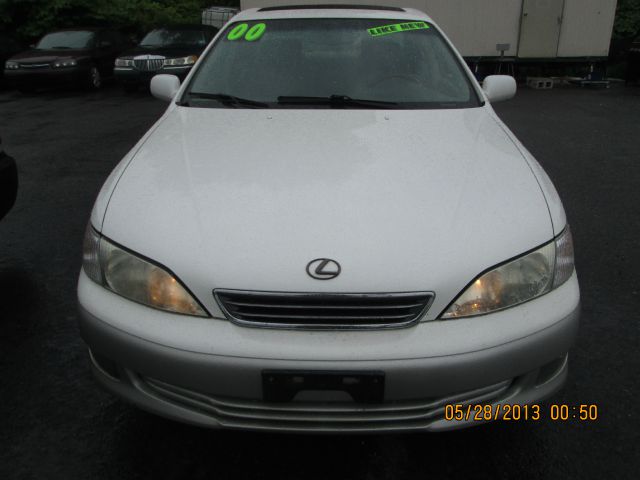 2000 Lexus ES 300 Base