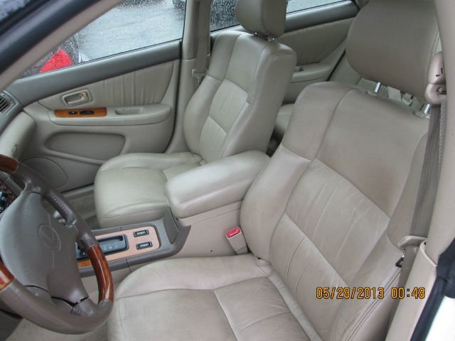 2000 Lexus ES 300 Base