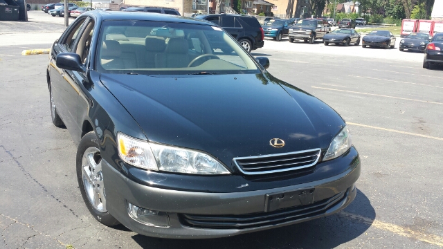 2000 Lexus ES 300 Base