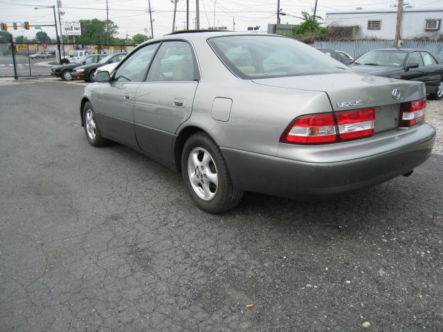 2000 Lexus ES 300 Base