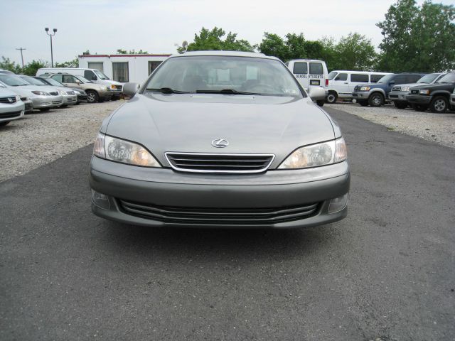 2000 Lexus ES 300 Base