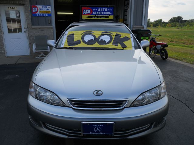 2000 Lexus ES 300 Base