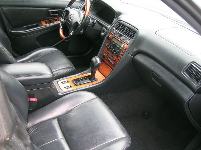 2000 Lexus ES 300 4dr Van GLE