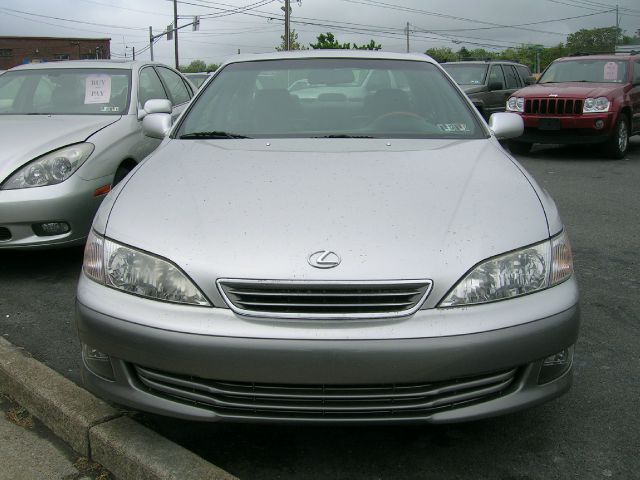 2000 Lexus ES 300 4dr Van GLE