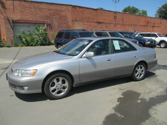 2000 Lexus ES 300 Base