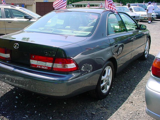 2000 Lexus ES 300 Base