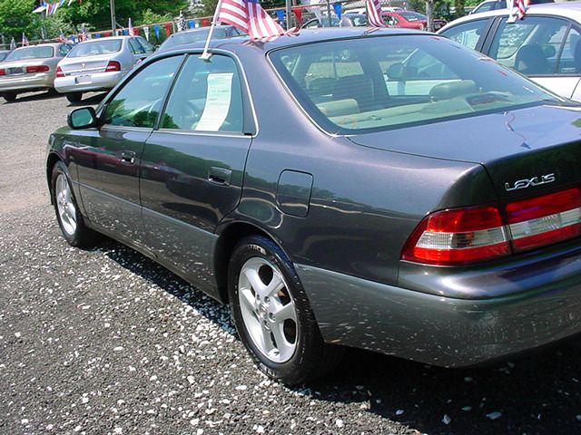 2000 Lexus ES 300 Base