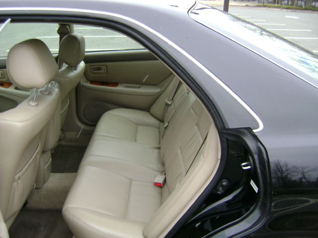 2000 Lexus ES 300 Base