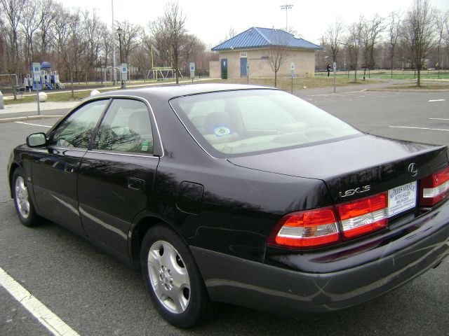 2000 Lexus ES 300 Base