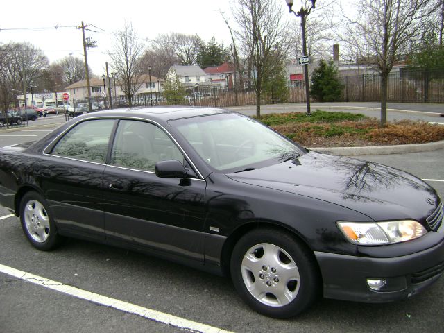 2000 Lexus ES 300 Base