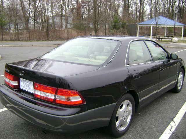 2000 Lexus ES 300 Base