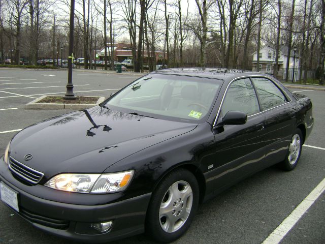 2000 Lexus ES 300 Base