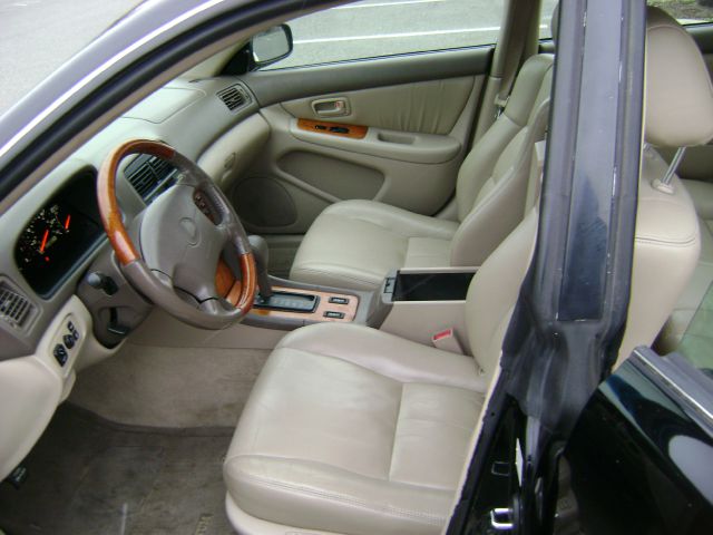 2000 Lexus ES 300 Base