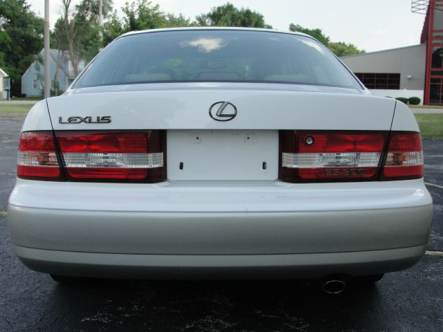 2000 Lexus ES 300 Base