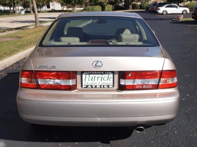 2001 Lexus ES 300 SE Sedan