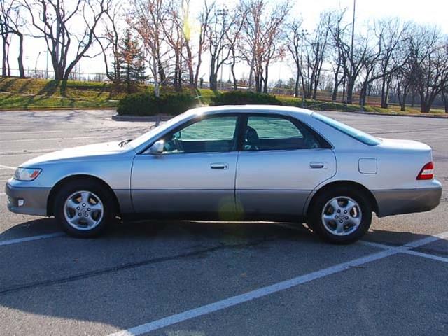 2001 Lexus ES 300 5-door Liftback