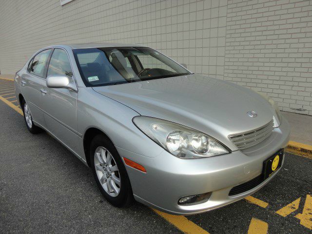 2002 Lexus ES 300 4dr Quad Cab 140.5 WB ST